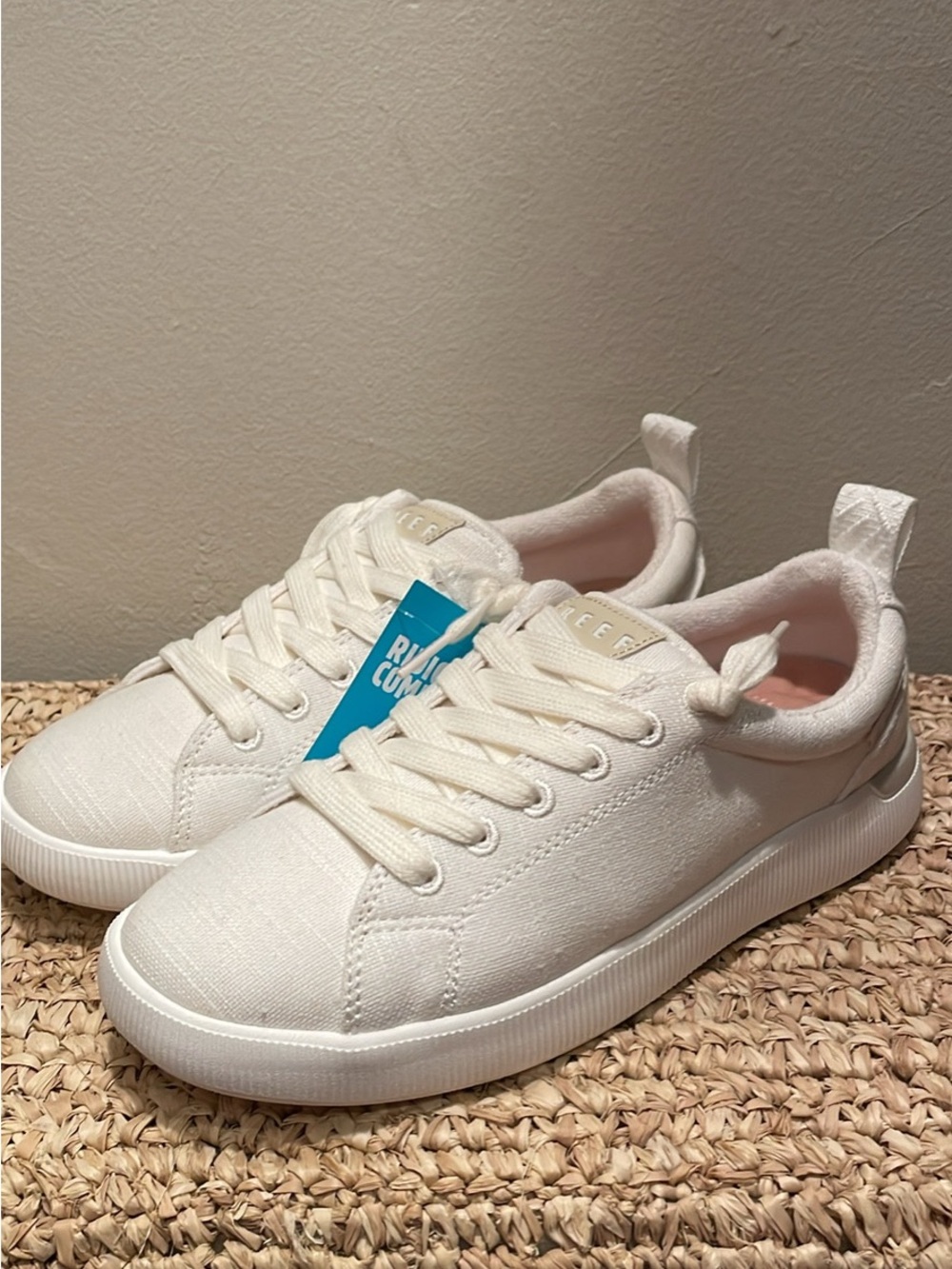 NWT Reef neptune alana size 7
